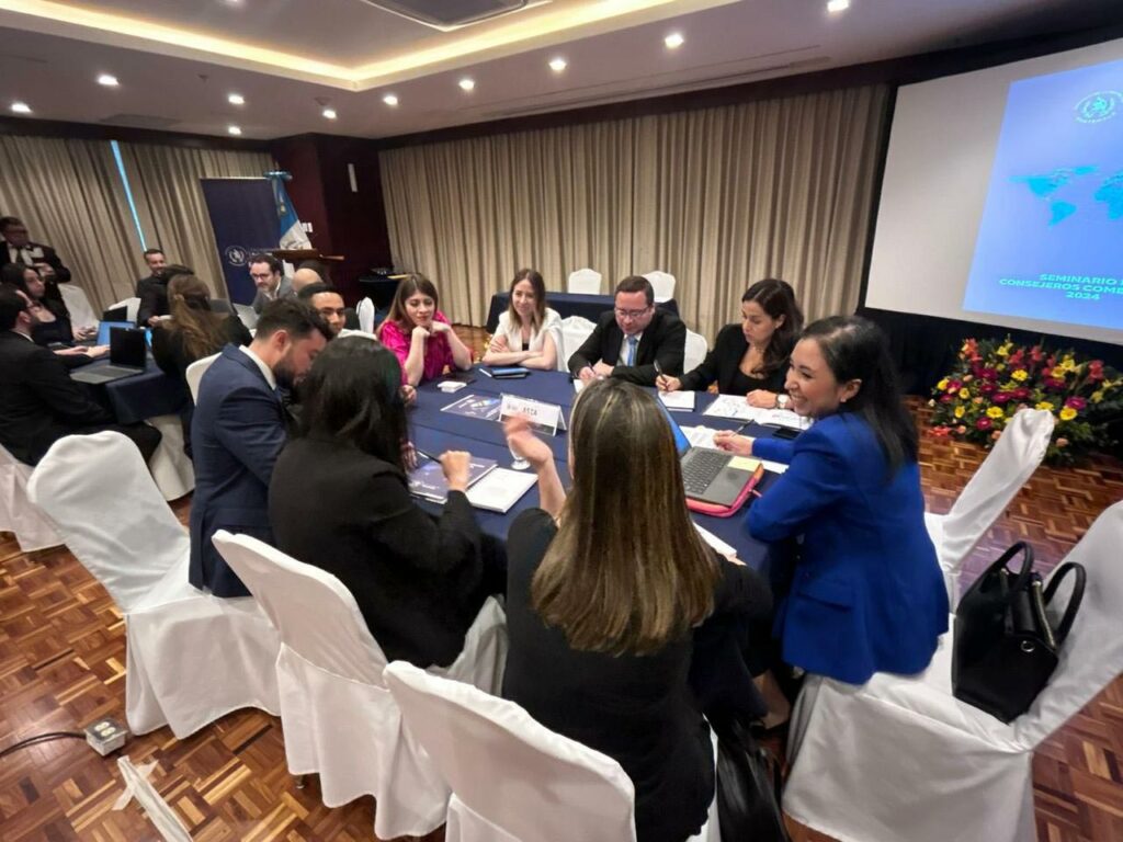 Taller para Consejeros Comerciales en Conjunto con el Ministerio de Economía